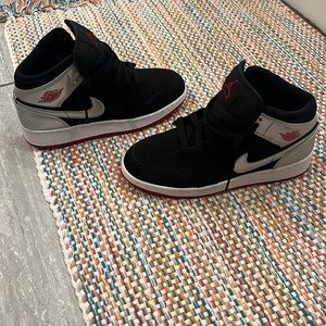 jordan 1 mid